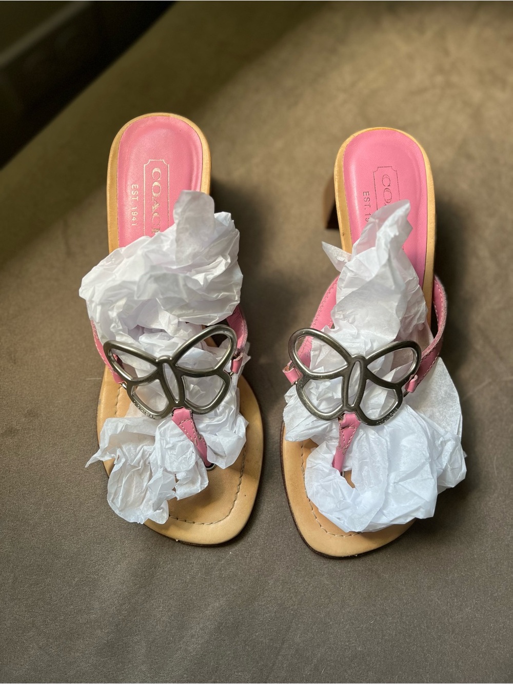 Coach Pink Amara Leather Thong Sandals with Silver Butterfly Accent Y2K - Picture 4 of 11